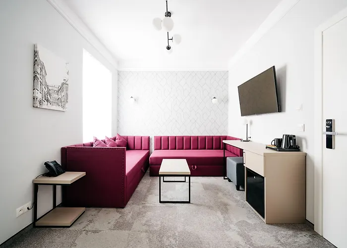 Jess & Old Town Hotel