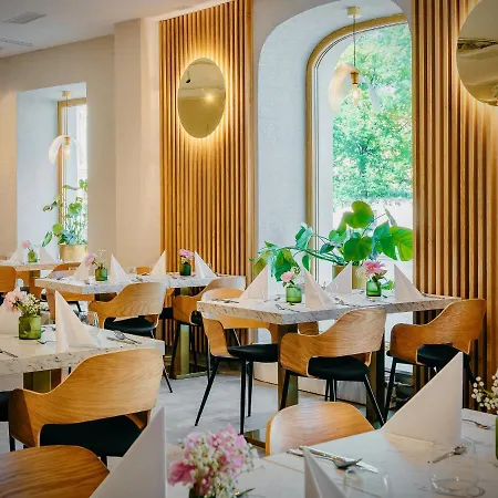 Hotel Jess & Old Town