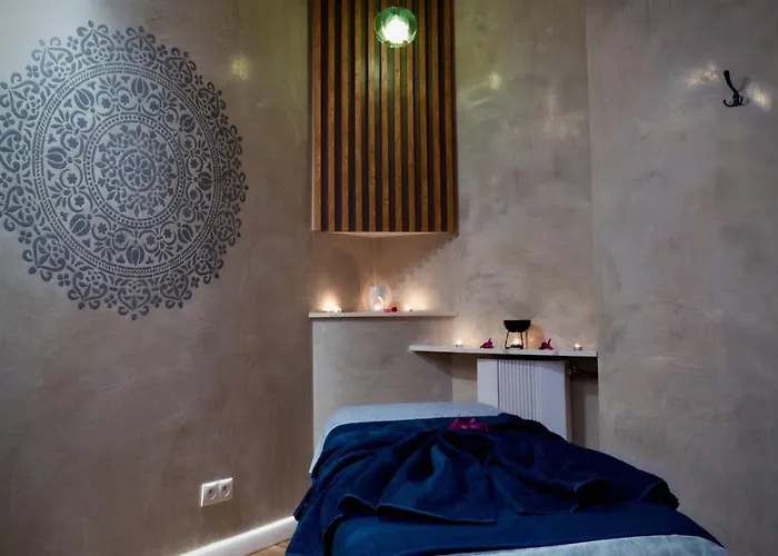 Jess & Old Town Hotel