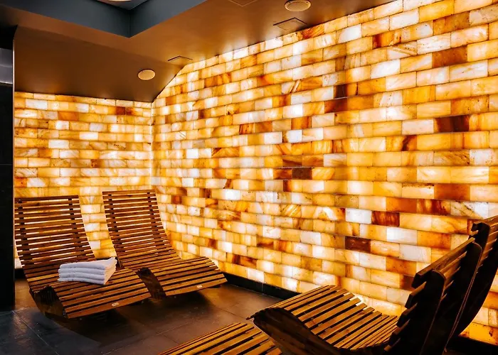 Jess & Old Town Hotel